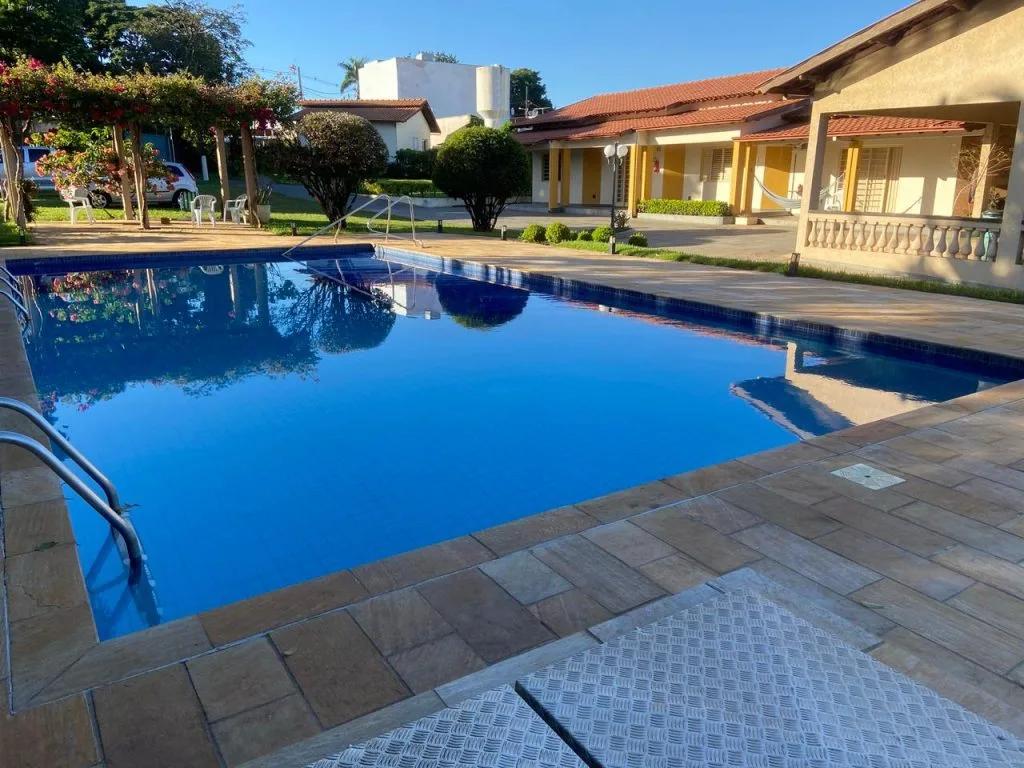 Área de lazer e piscina